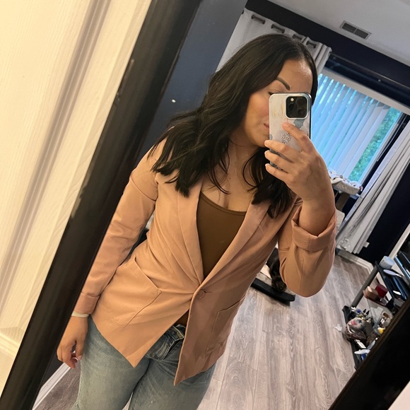 Blazer - Picture 2 of 4